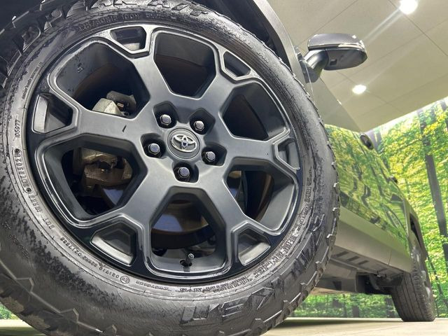 �y����18�C���`�A���~�z�C�[���z�O�ςɃ}�b�`���������A���~�z�C�[���𑕒����Ă���܂��B�e��ЊO�A���~�z�C�[����A�X�^�b�h���X�^�C�����戵�����Ă���܂��B���񂲑��k����������