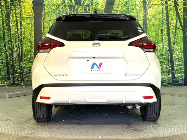 安心の最長10年・走行無制限保証(有償)をご用意。保証内容も充実はもちろん、無料点検&オイル交換や、年中無休の全国・24時間ロードサービスも付帯されておりますのでご安心下さい。