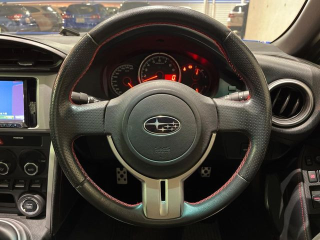 �y�����v�����X�e�A�����O�z�㎿�Ȋv���g�p���邱�ƂŁA��ɂ����������݂ƂĂ��^�]���₷���n���h���ł���