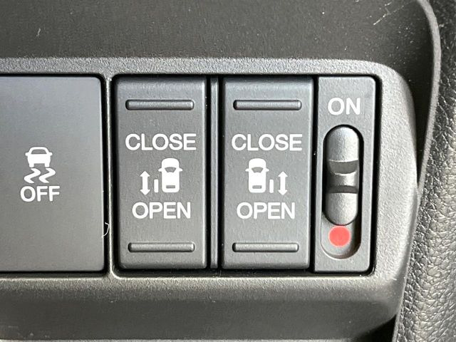 �y�����p���[�X���C�h�h�A�z�X�}�[�g�L�[��^�]�Ȃ̃X�C�b�`�Ō�ȗ����X���C�h�h�A�̊J���\���d��������͂����ăh�A���J����K�v�������A�����Ȃ��q�l�ł��ȒP�ɊJ���߂ł����K�ł���