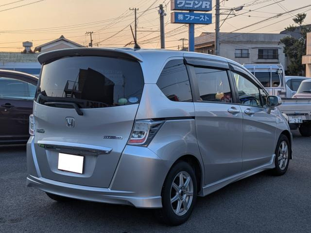 フリードハイブリッド1.5 ジャストセレクション