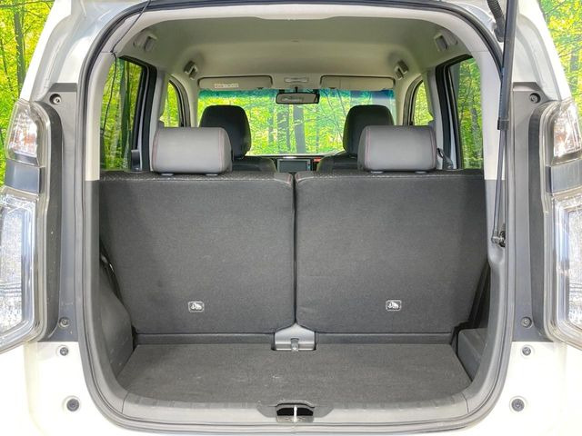 普段のお買い物や通勤、送迎等に十分な荷室スペースを確保しております。セカンドシートを倒すと、大きな荷物の積載も可能です♪