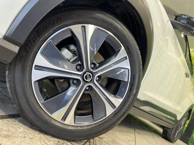 �y����17�C���`�A���~�z�C�[���z�O�ςɃ}�b�`���������A���~�z�C�[���𑕒����Ă���܂��B�e��ЊO�A���~�z�C�[����A�X�^�b�h���X�^�C�����戵�����Ă���܂��B���񂲑��k����������