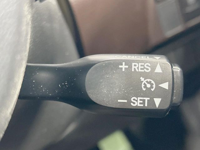 �y�N���[�Y�R���g���[���z�������H�����N���N���s�B�A�N�Z���𗣂��Ă���葬�x�ő��s���ł��A�������^�]���̕��S���y��!�����E�������ȒP�ȃX�C�b�`����Œ����ł��܂��B