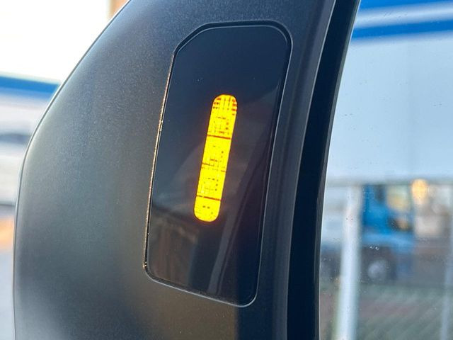 �y�����r�[�N���f�B�e�B�N�V�����z���s���A�h�A�~���[�̎��p�ɂȂ�₷���ӏ��Ɍ㑱�Ԃ��ڋ߂���ƃT�C�h�~���[�t�߂Ɍx����\���A�h���C�o�[�ɒ��ӊ��N�ƁA����̍ۂ̓n���h��������A�V�X�g�����܂��B