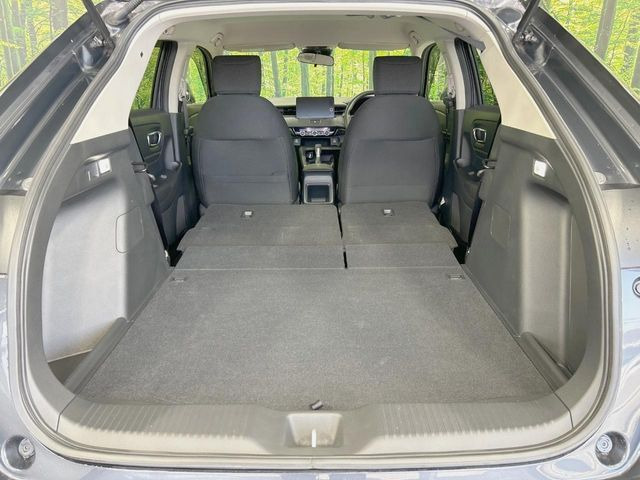 ���i�̂���������ʋ΁A���}���ɏ\���ȉ׎��X�y�[�X���m�ۂ��Ă���܂��B�Z�J���h�V�[�g��|���ƁA�傫�ȉו��̐ύڂ��\�ł���