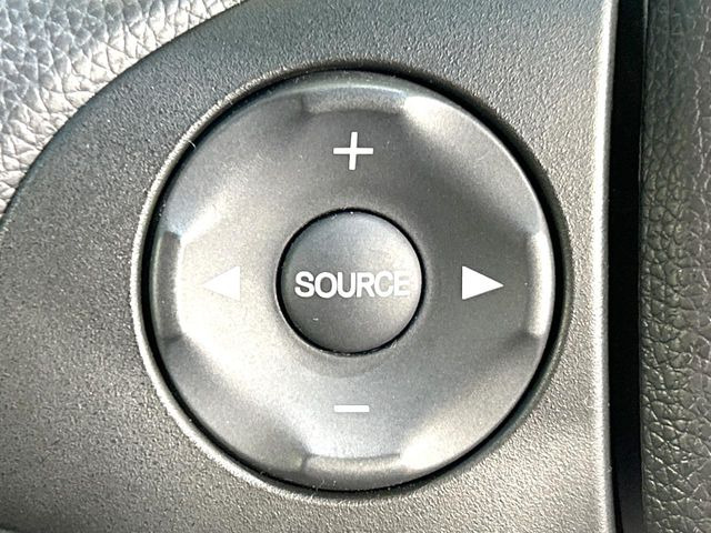 �y�X�e�A�����O�X�C�b�`�z�^�]���A�O������ڐ������炷���ƂȂ��A�I�[�f�B�I���̑��삪�\�ȕ֗��@�\!���S&���K�ȃh���C�u�����o���Ă���܂���