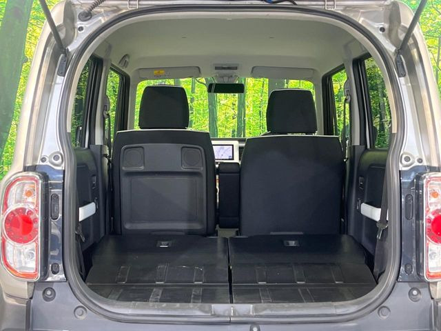 ���i�̂���������ʋ΁A���}���ɏ\���ȉ׎��X�y�[�X���m�ۂ��Ă���܂��B�Z�J���h�V�[�g��|���ƁA�傫�ȉו��̐ύڂ��\�ł���