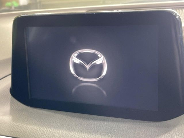 �y�}�c�_�R�l�N�g�i�r�z�ԓ��̕��͋C�Ƀ}�b�`������̌^�^�C�v�̃i�r�B�e����q�ݒ��Bluetooth�Đ����A�l�X�ȋ@�\���y���߂܂��B�����I�ȃ_�C�������삪�\�ŁA�g��������ǍD�ł��B