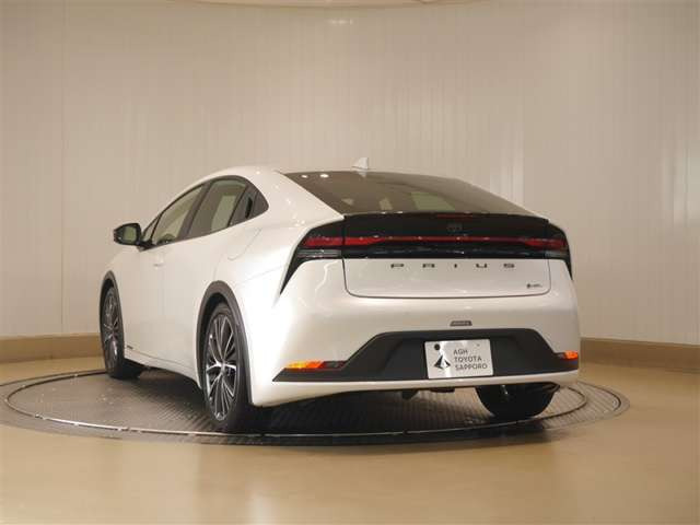 プリウス2.0 G E-Four 4WD