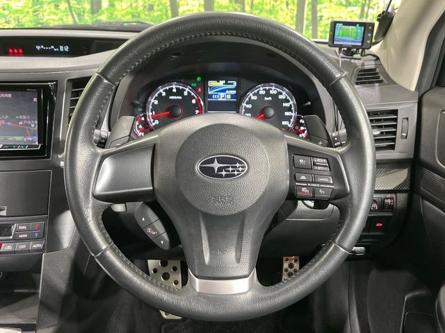 �y�����v�����X�e�A�����O�z�㎿�Ȋv���g�p���邱�ƂŁA��ɂ����������݂ƂĂ��^�]���₷���n���h���ł���