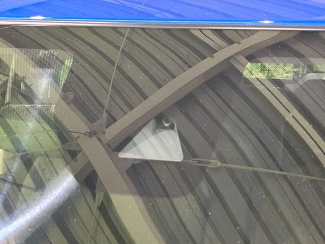 �y�C���e���W�F���g�G�}�[�W�F���V�[�u���[�L�z�t�����g�J�����őO���̎ԗ�����s�҂����m�B�Փ˂������Ȏ��͏Փ˔�Q�y���u���[�L���쓮�A�Փˉ�����T�|�[�g�B�����S�Ƀh���C�u�����y���݂��������܂��B