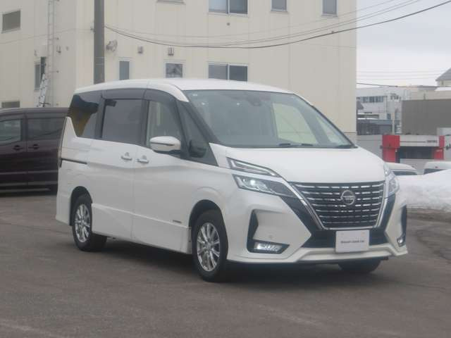 セレナ2.0 ハイウェイスターV 4WD