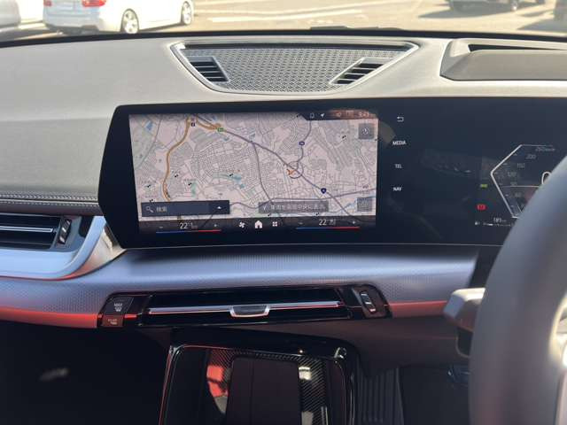 �y�����i�r�z���S�̏����i�r�B�I�[�f�B�I�@�\���[�����Ă���A�X�}�[�g�t�H����Bluetooth�ڑ��ŉ��y�Đ���ATV�ɑΉ����Ă��܂��B�o�b�N���j�^�[���������Ă��܂��B���Ԃ����S�ł��B