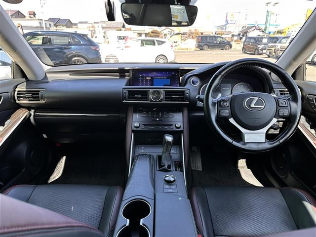 IS300h バージョンL