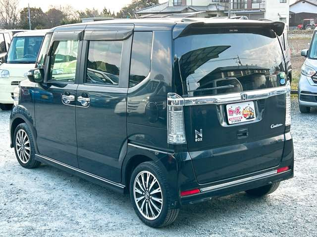 当店では軽自動車から普通車まで幅広くオールメーカーの車種・色・グレードを豊富に揃えております。