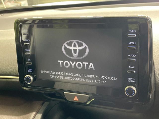 �y8�C���` �f�B�X�v���C�I�[�f�B�I�z���ʂ̃f�B�X�v���C��AppleCarPlay��AndroidAuto�����p�\�B�傫�ȉ�ʂŃX�}�z�i�r�A�v���������p���������܂���