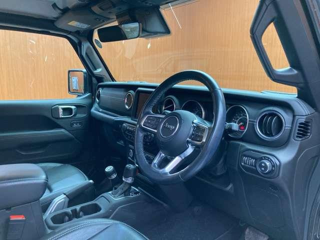 ラングラーアンリミテッド サハラ 4WD