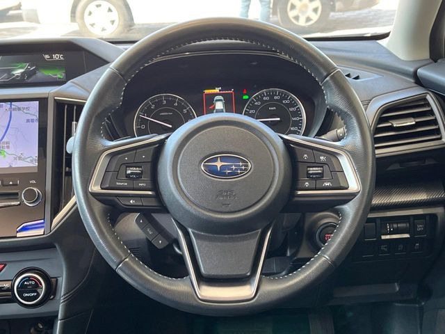 �y�����v�����X�e�A�����O�z�㎿�Ȋv���g�p���邱�ƂŁA��ɂ����������݂ƂĂ��^�]���₷���n���h���ł���