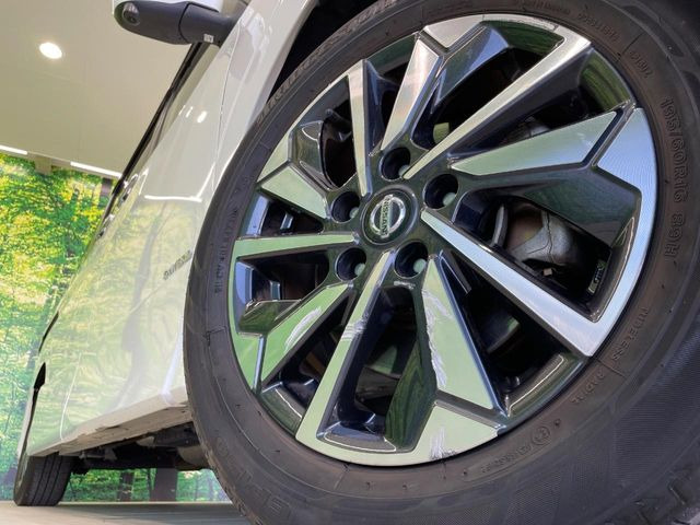 �y����16�C���`�A���~�z�C�[���z�O�ςɃ}�b�`���������A���~�z�C�[���𑕒����Ă���܂��B�e��ЊO�A���~�z�C�[����A�X�^�b�h���X�^�C�����戵�����Ă���܂��B���񂲑��k����������