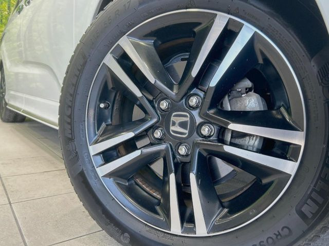 �y���������C���`�A���~�z�C�[���z�O�ςɃ}�b�`���������A���~�z�C�[���𑕒����Ă���܂��B�e��ЊO�A���~�z�C�[����A�X�^�b�h���X�^�C�����戵�����Ă���܂��B���񂲑��k����������