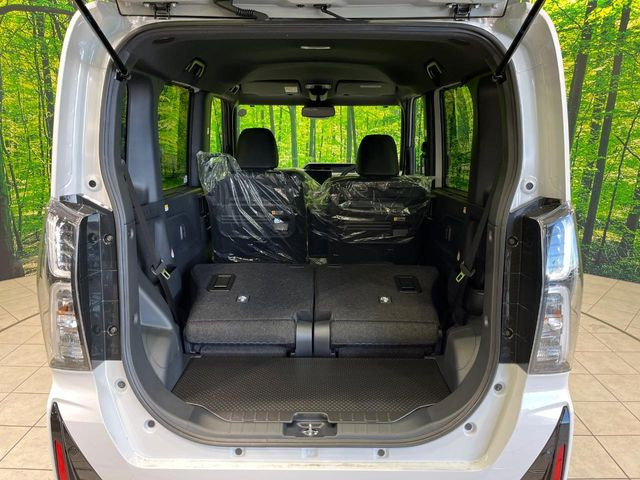 ���i�̂���������ʋ΁A���}���ɏ\���ȉ׎��X�y�[�X���m�ۂ��Ă���܂��B�Z�J���h�V�[�g��|���ƁA�傫�ȉו��̐ύڂ��\�ł���