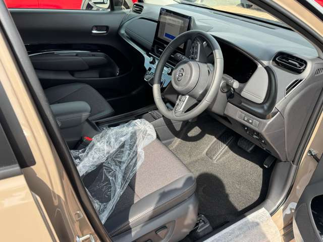 ���W����ɂ͍��i���̒��ÎԂ�V�Ԃ��������ł����W���䐔100��̑�^�W����֐��񂲗��X����������