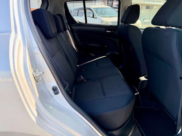 ���X�͍s�c�����R���̊��ˌ����_�̋߂��ɓX�܂��������܂��B���Ԃł��A�N�Z�X���₷���ꏊ�Ɍ�����܂��B�d�Ԃł��z���̍ۂ��Ŋ���JR���������w�܂ł��}���ɎQ��܂��B���C�y�ɂ��₢���킹������!