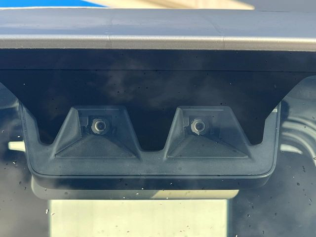 �y�X�}�[�g�A�V�X�g�z���s���ɑO���̎ԗ�����F�����A�Փ˂������Ȏ��͌x��ƃu���[�L�ŏՓˉ���Ɣ�Q�y�����A�V�X�g�B�����S�Ƀh���C�u�����y���݂��������܂��B