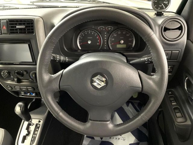 �y�����v�����X�e�A�����O�z�㎿�Ȋv���g�p���邱�ƂŁA��ɂ����������݂ƂĂ��^�]���₷���n���h���ł���