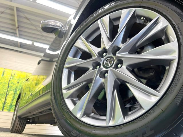 �y����19�C���`�A���~�z�C�[���z�O�ςɃ}�b�`���������A���~�z�C�[���𑕒����Ă���܂��B�e��ЊO�A���~�z�C�[����A�X�^�b�h���X�^�C�����戵�����Ă���܂��B���񂲑��k����������