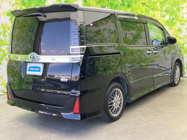 ヴォクシー1.8 ハイブリッド ZS 煌II