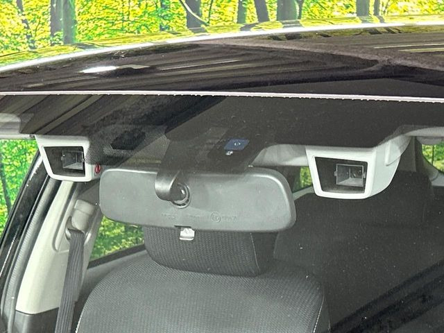 �y�A�C�T�C�g�z�O���̎ԗ��������m���A�Փ˂������Ȏ��͌x��Œ��ӂ𑣂��A�u���[�L�𓥂ޗ͂��T�|�[�g�B�u���[�L�𓥂߂Ȃ������ꍇ�͏Փ˔�Q�y���u���[�L���쓮�A�Փˉ�����T�|�[�g���܂��B