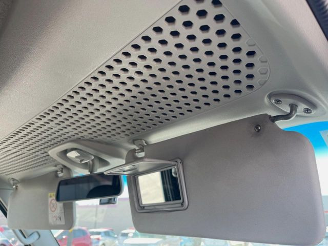 �y�o�j�e�B�~���[�z�T���o�C�U�[���ɐݒu���ꂽ�~���[�Őg�����Ȃ݃`�F�b�N!������Ƃ������C�N�����ɂ����􂵂܂���