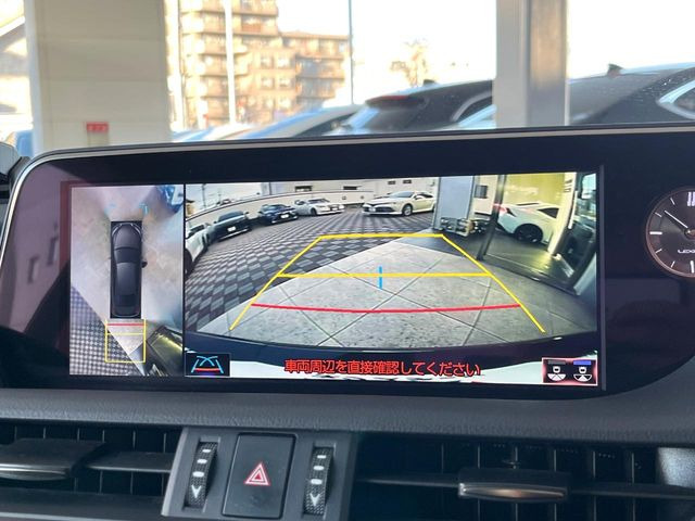 �y�p�m���~�b�N�r���[���j�^�[�z��p�̃J�����ɂ��A�ォ�猩���낵���悤�Ȏ��_��360�x�N���}�̎��͂��m�F���邱�Ƃ��ł��܂������p�������m�F���₷���A�����ꏊ�ł̐؂�Ԃ��⒓�Ԃ��X���[�Y�ɍs���܂��B