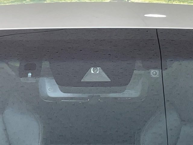 �y�g���^�Z�[�t�e�B�Z���X�z���s���ɑO���̎ԗ�����F�����A�Փ˂������Ȏ��͌x��ƃu���[�L�ŏՓˉ���Ɣ�Q�y�����A�V�X�g�B�����S�Ƀh���C�u�����y���݂��������܂��B