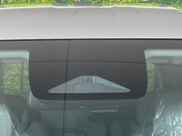 �y�z���_�Z���V���O�z���s���ɑO���̎ԗ�����F�����A�Փ˂������Ȏ��͌x��ƃu���[�L�ŏՓˉ���Ɣ�Q�y�����A�V�X�g�B�����S�Ƀh���C�u�����y���݂��������܂��B