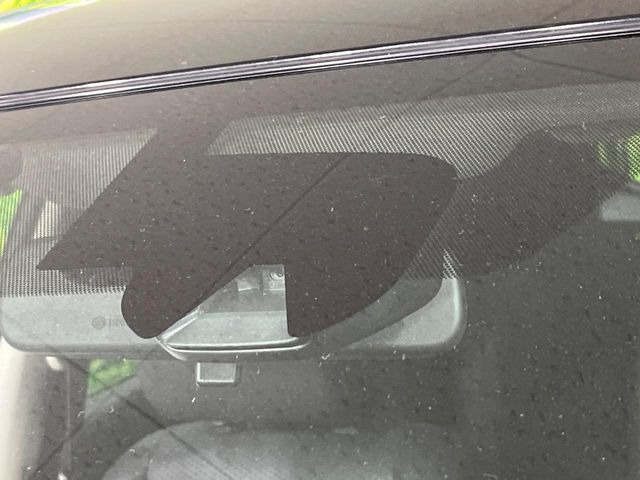 �y�G�}�[�W�F���V�[�u���[�L�z���s���ɑO���̎ԗ�����F�����A�Փ˂������Ȏ��͌x��ƃu���[�L�ŏՓˉ���Ɣ�Q�y�����A�V�X�g�B�����S�Ƀh���C�u�����y���݂��������܂��B