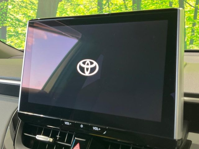 �y����10.5�C���`�i�r�z�������ƃC���p�N�g�̂�����ʃi�r�𑕔��B�e��I�[�f�B�I����͂������A�X�}�z�A�g���ł��闘�֐��̍����i�r�ł���