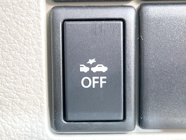 �y�X�}�[�g�V�e�B�u���[�L�T�|�[�g�z�ᑬ���s���ɑO���̎ԗ�����F�����A�Փ˂������Ȏ��͌x��ƃu���[�L�ŏՓˉ���Ɣ�Q�y�����A�V�X�g�B�����S�Ƀh���C�u�����y���݂��������܂��B