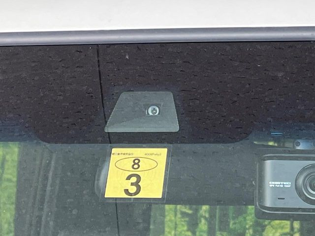 �y�z���_�Z���V���O�z���s���ɑO���̎ԗ�����F�����A�Փ˂������Ȏ��͌x��ƃu���[�L�ŏՓˉ���Ɣ�Q�y�����A�V�X�g�B�����S�Ƀh���C�u�����y���݂��������܂��B