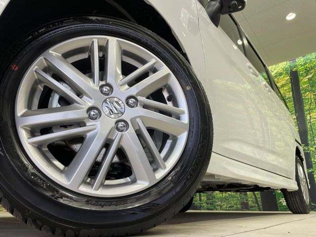 �y����15�C���`�A���~�z�C�[���z�O�ςɃ}�b�`���������A���~�z�C�[���𑕒����Ă���܂��B�e��ЊO�A���~�z�C�[����A�X�^�b�h���X�^�C�����戵�����Ă���܂��B���񂲑��k����������