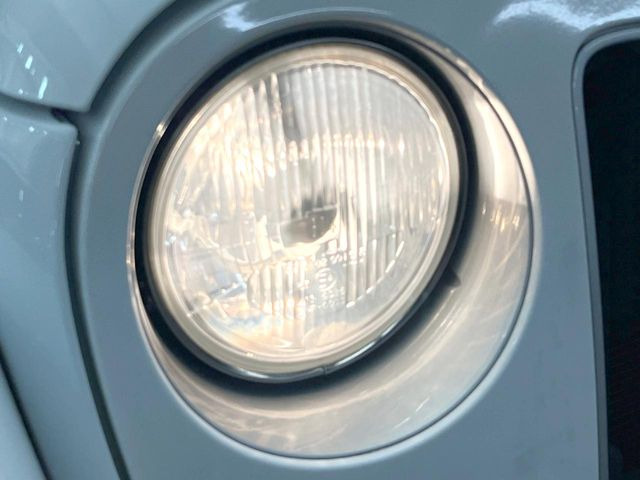 ���w�b�h���C�g:�w�b�h���C�g�͉��΂݂����Ȃ��A�Y��ȏ�Ԃ�ۂ��Ă���܂��B���΂ݖh�~�̃����Y�R�[�e�B���O�̎{�H���\�ł������܂��B