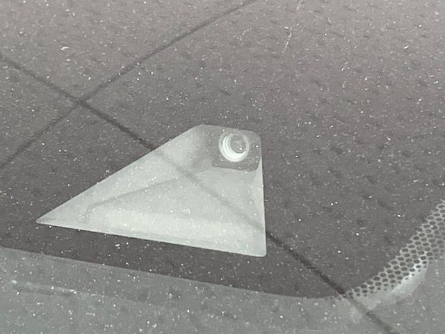 �y�C���e���W�F���g�G�}�[�W�F���V�[�u���[�L�z�t�����g�J�����őO���̎ԗ�����s�҂����m�B�Փ˂������Ȏ��͏Փ˔�Q�y���u���[�L���쓮�A�Փˉ�����T�|�[�g�B�����S�Ƀh���C�u�����y���݂��������܂��B