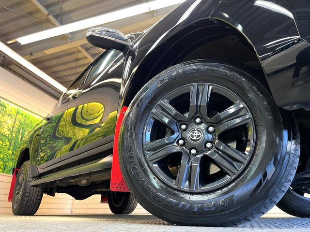 �y����17�C���`�A���~�z�C�[���z�O�ςɃ}�b�`���������A���~�z�C�[���𑕒����Ă���܂��B�e��ЊO�A���~�z�C�[����A�X�^�b�h���X�^�C�����戵�����Ă���܂��B���񂲑��k����������