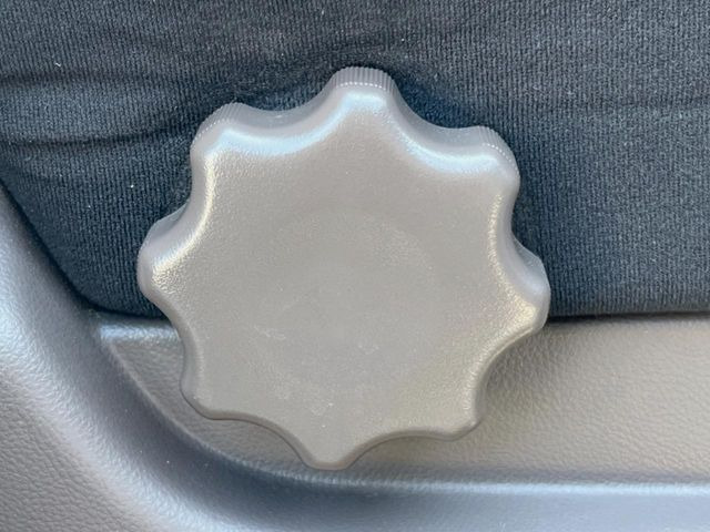 �y�V�[�g���t�^�[�z�V�[�g���ʂ̈ʒu���㉺�ɒ����ł���V�[�g���t�^�[�𑕔��B�啿�ȕ��������ȕ����œK�ȃh���C�r���O�|�W�V�����ŉ^�]�ł��܂��B