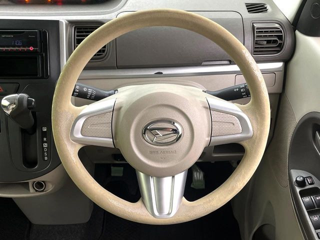 ステアリングも使用感が少なく、きれいな状態となっております♪