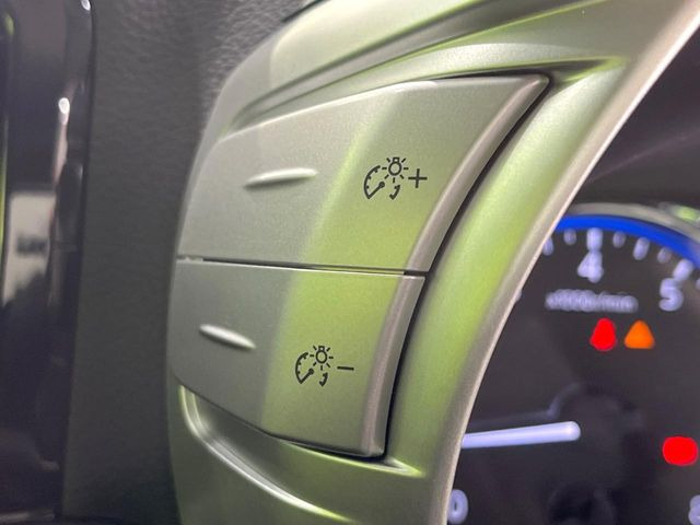 �y�N���[�Y�R���g���[���z�������H�����N���N���s�B�A�N�Z���𗣂��Ă���葬�x�ő��s���ł��A�������^�]���̕��S���y��!�����E�������ȒP�ȃX�C�b�`����Œ����ł��܂��B