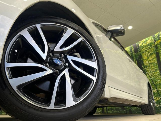 �y����18�C���`�A���~�z�C�[���z�O�ςɃ}�b�`���������A���~�z�C�[���𑕒����Ă���܂��B�e��ЊO�A���~�z�C�[����A�X�^�b�h���X�^�C�����戵�����Ă���܂��B���񂲑��k����������