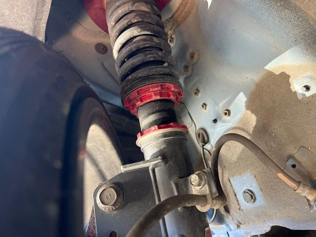 �yBLITZ�ԍ����z�ԍ����Ⴍ�Ȃ�A�X�^�C���b�V���Ȍ����ڂƂȂ��Ă���܂��B�ԗ��̏d�S�������鎖�ŁA���s���̈��萫�����サ�܂���